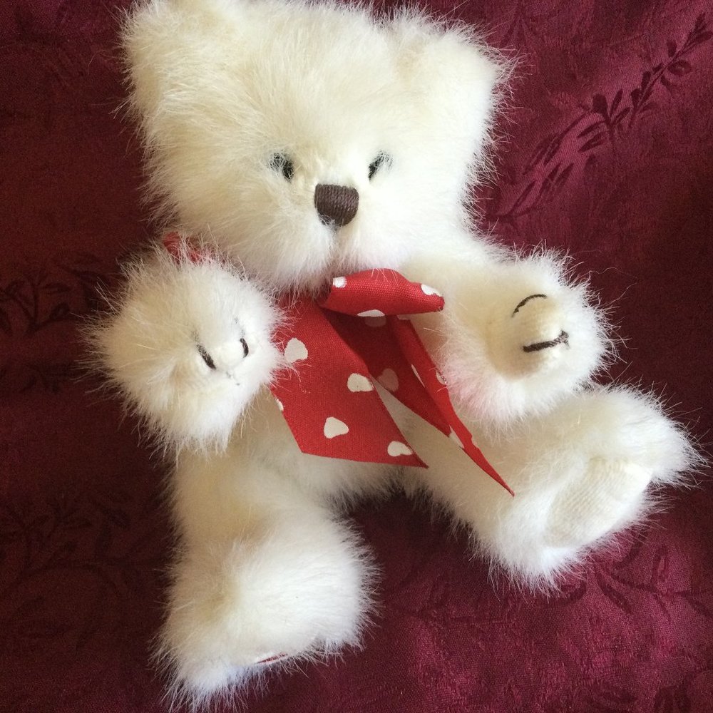 6 ' Sitting White Valentine Bearington Teddy Bear Jointed